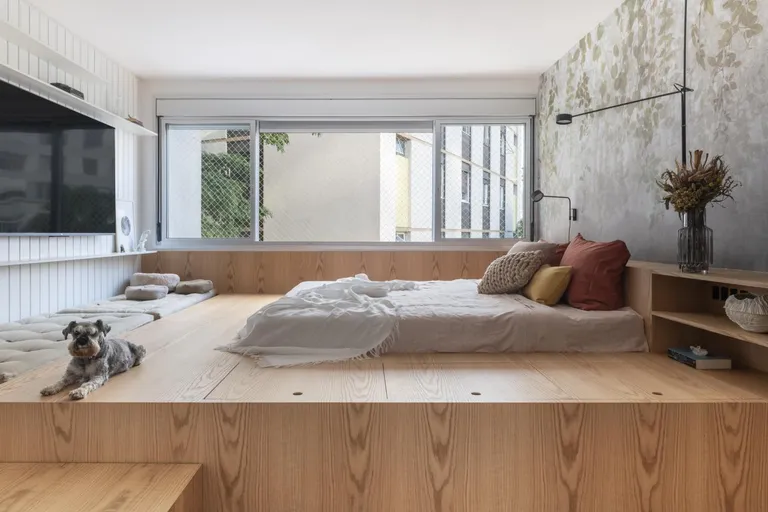 sao paolo apartment with bedroom raised on platform 