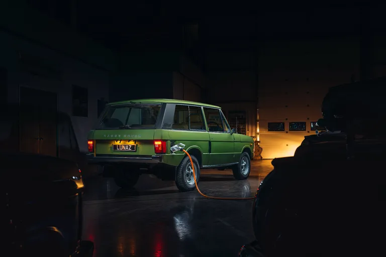 LUNAZ Range Rover Classic